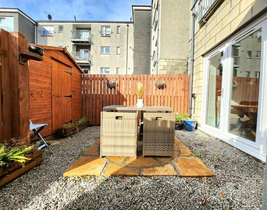 Ferienhaus Modern 5 Bedroom Townhouse With Free Parking Glasgow