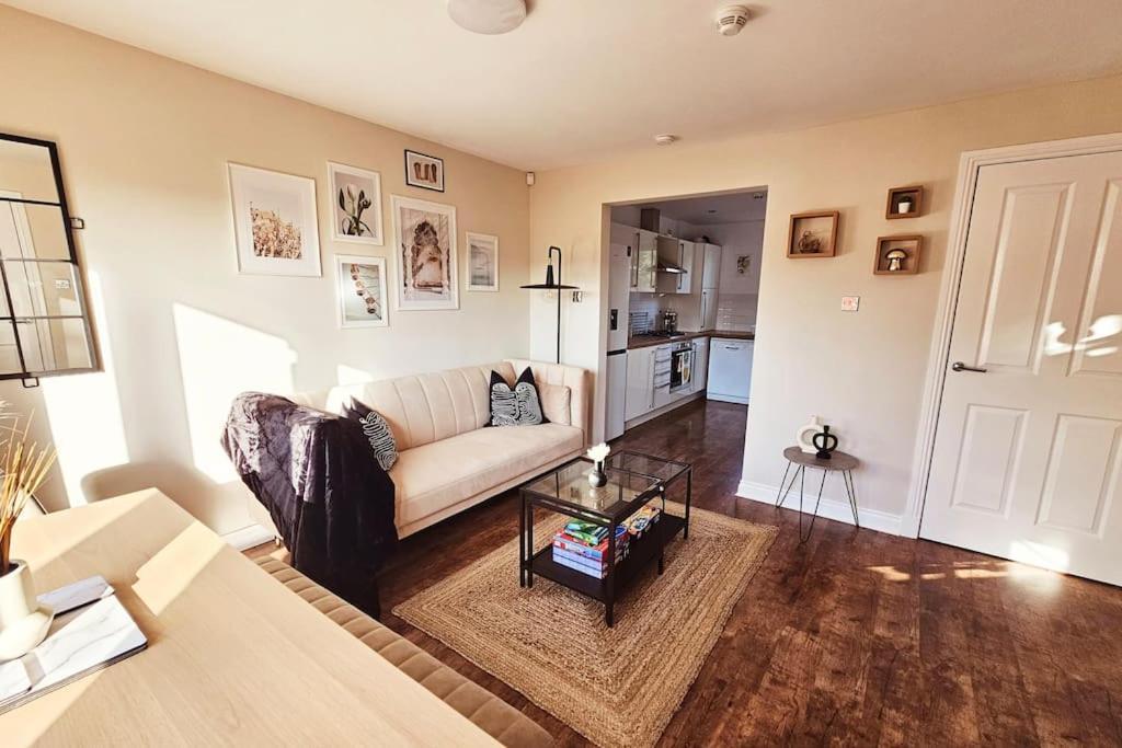 Ferienhaus Modern 5 Bedroom Townhouse With Free Parking *