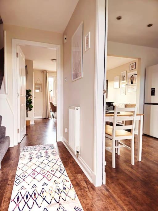 Ferienhaus Modern 5 Bedroom Townhouse With Free Parking Glasgow