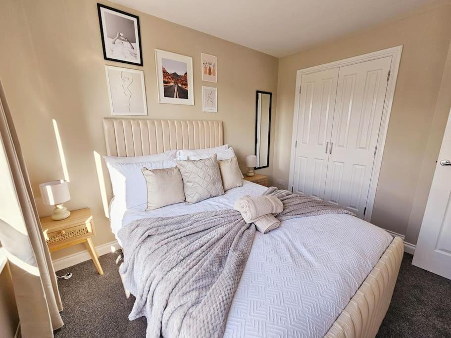 Modern 5 Bedroom Townhouse With Free Parking Ferienhaus Glasgow