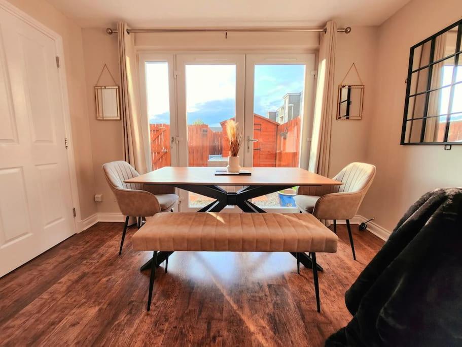 Casa vacanze Modern 5 Bedroom Townhouse With Free Parking